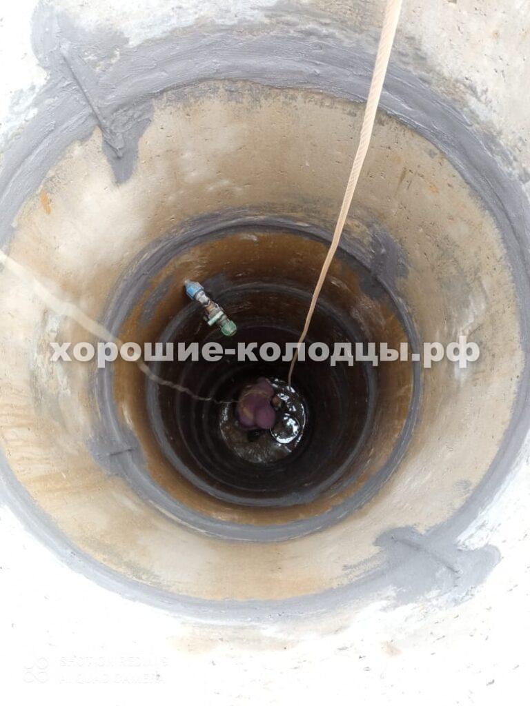 Чистка колодца на воду 8 колец в д. Шишкино, Волоколамский р-н, Подмосковье.